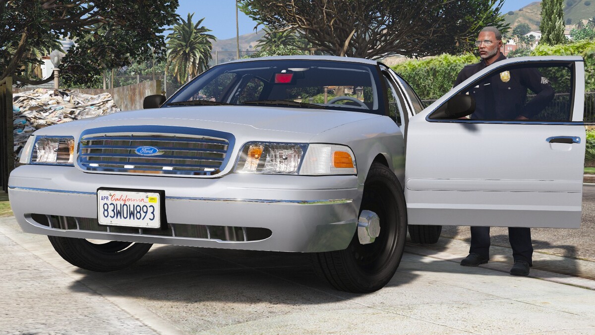 1998 Ford Crown Victoria P71- Unmarked Los Angeles Police Dept.