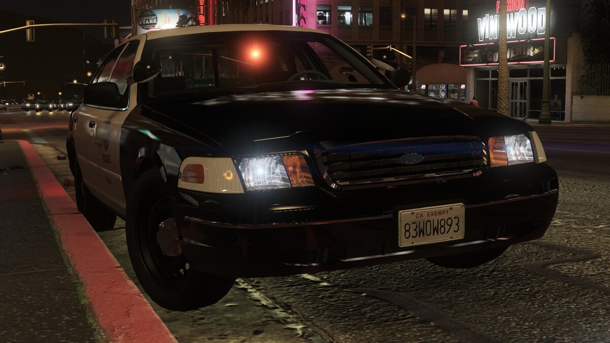 1998 Ford Crown Victoria P71- Los Angeles Police Dept. Gang Unit